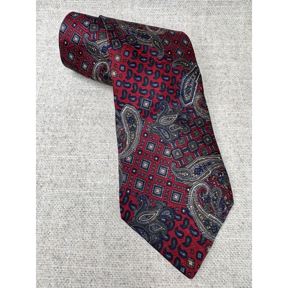 HART SCHAFFNER MARX Mens 100% Silk Tie USA PAISLEY Red & Blue Classic Chic